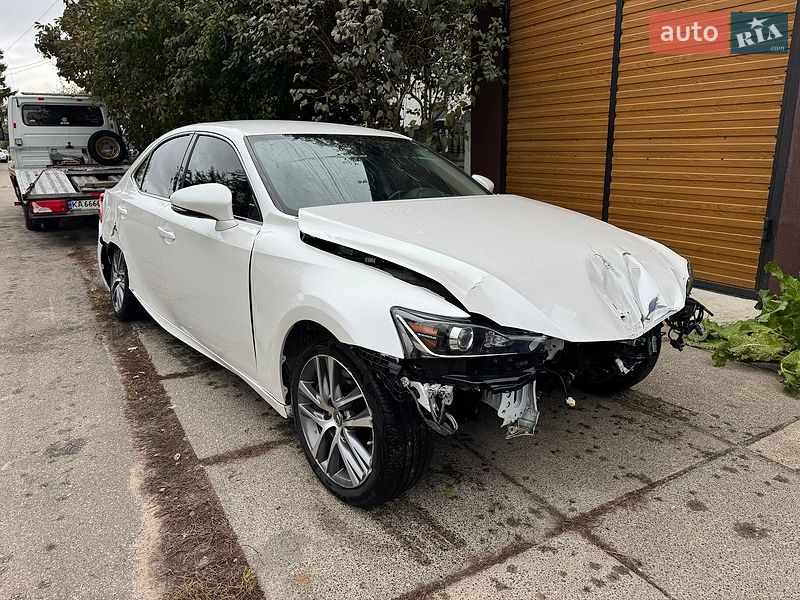Седан Lexus IS 2017 в Киеве