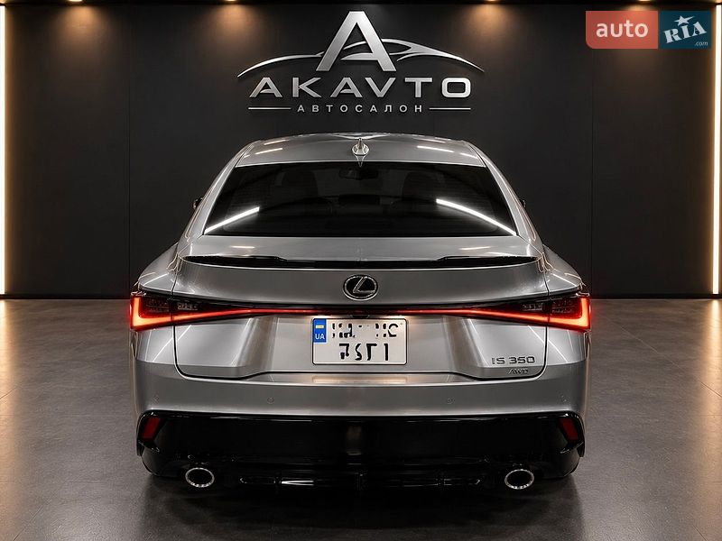 Седан Lexus IS 2022 в Киеве