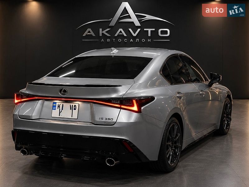Седан Lexus IS 2022 в Киеве