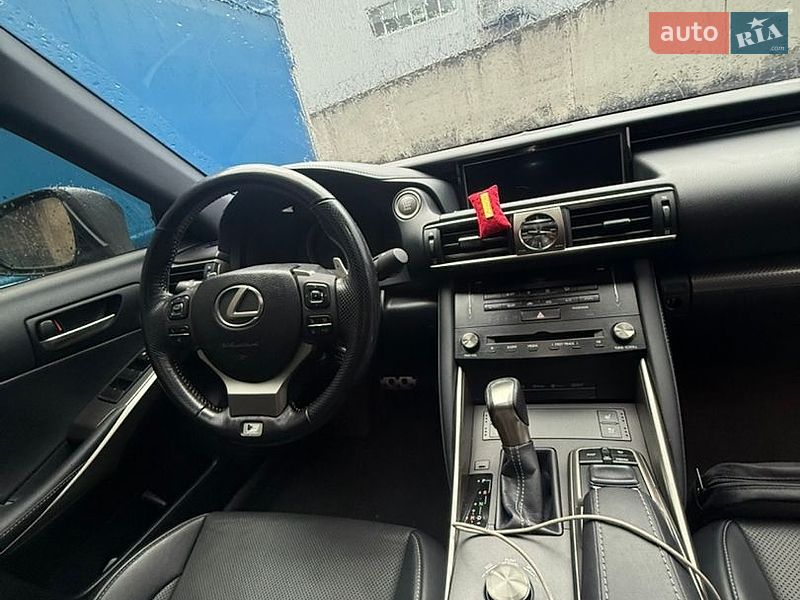 Седан Lexus IS 2017 в Борисполі