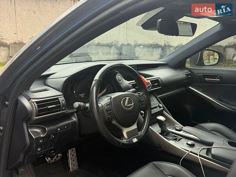 Седан Lexus IS 2017 в Борисполі