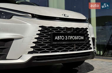 Внедорожник / Кроссовер Lexus LBX 2023 в 