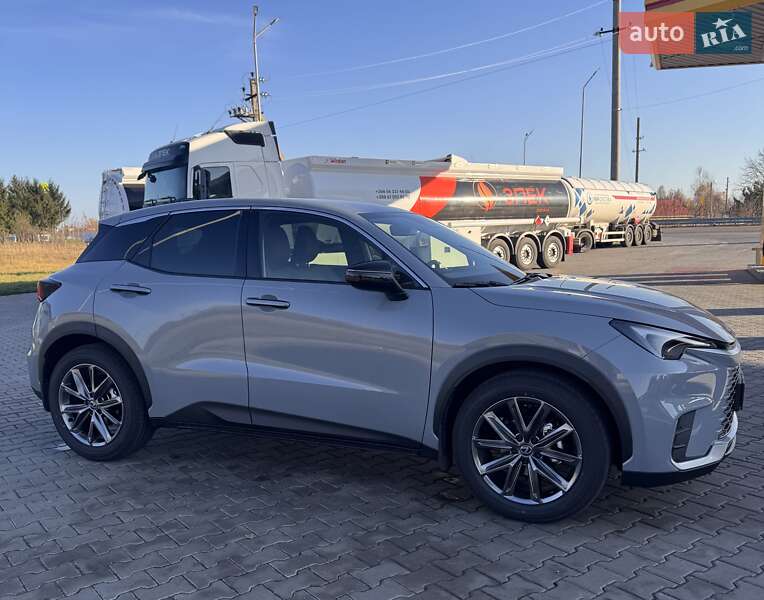 Позашляховик / Кросовер Lexus LBX 2025 в Любомлі