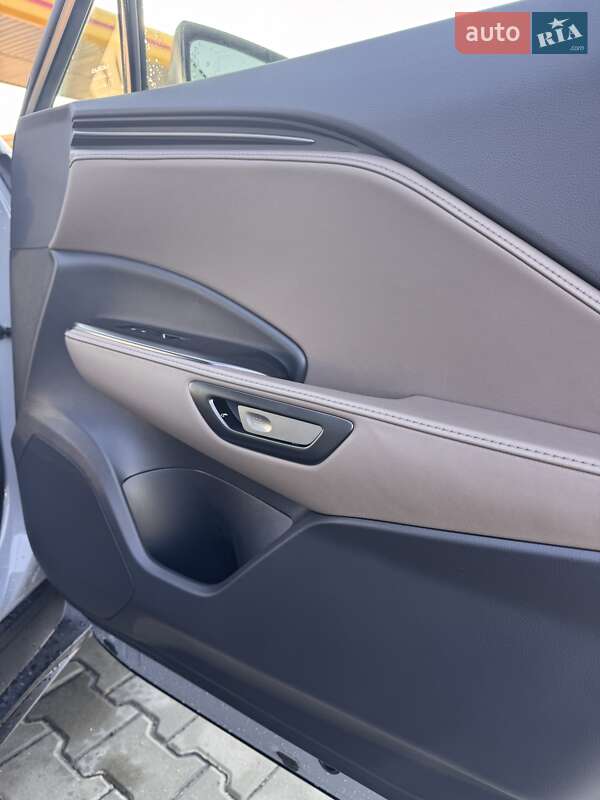 Позашляховик / Кросовер Lexus LBX 2025 в Любомлі