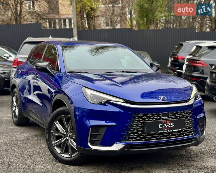 Lexus LBX 2023