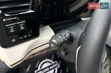 Мінівен Lexus LM 2024 в 