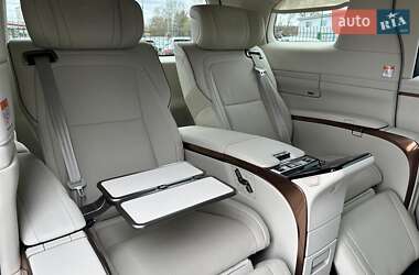 Мінівен Lexus LM 2024 в 