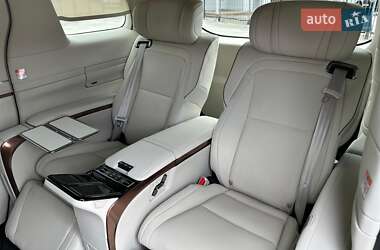 Мінівен Lexus LM 2024 в 