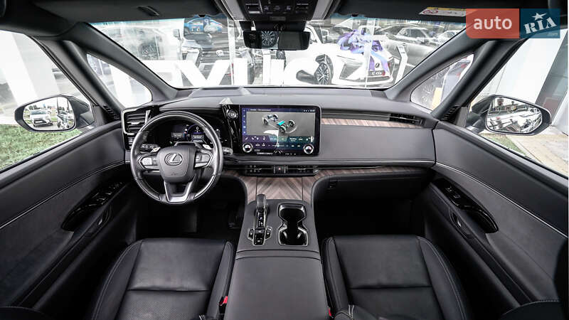 Мінівен Lexus LM 2024 в Львові