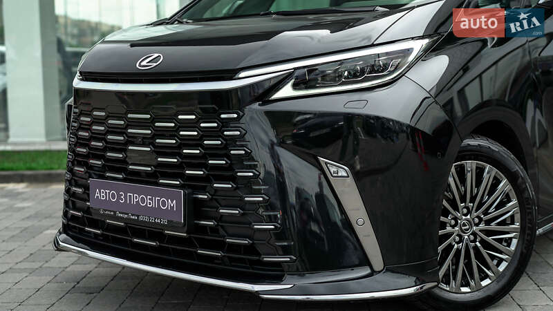 Мінівен Lexus LM 2024 в Львові