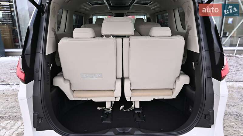 Мінівен Lexus LM 2025 в Києві