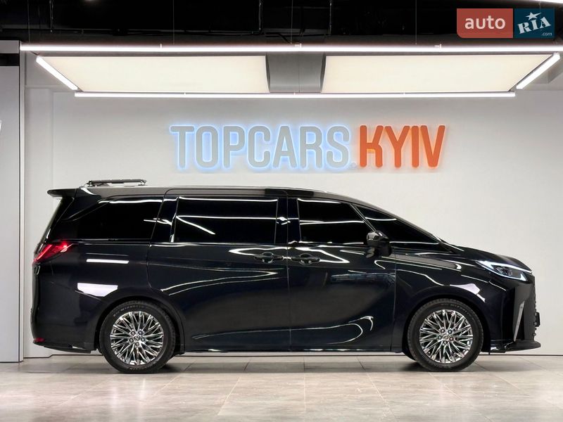 Мінівен Lexus LM 2025 в Києві