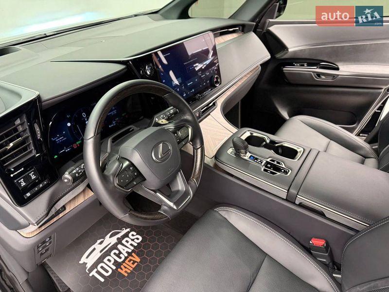 Мінівен Lexus LM 2025 в Києві