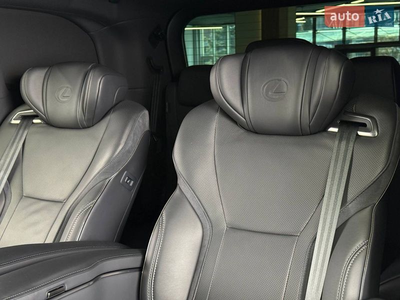 Мінівен Lexus LM 2025 в Києві