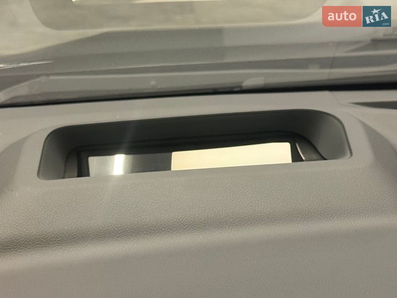 Мінівен Lexus LM 2025 в Києві