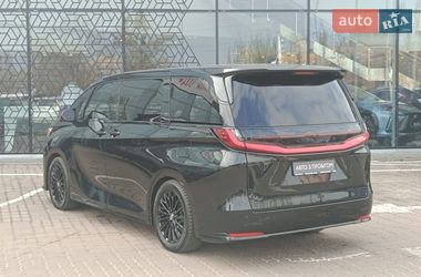 Минивэн Lexus LM 2025 в Киеве