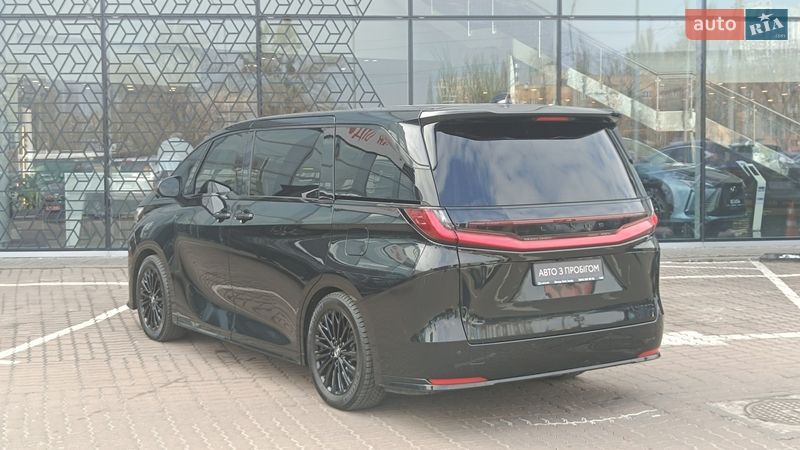 Минивэн Lexus LM 2025 в Киеве
