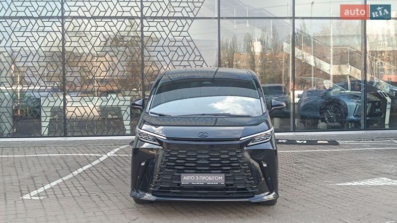 Минивэн Lexus LM 2025 в Киеве