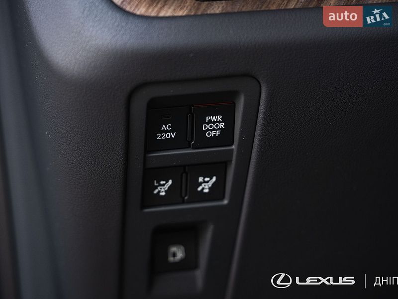 Мінівен Lexus LM 2025 в Дніпрі фото 54 Мінівен Lexus LM 2025 в Дніпрі