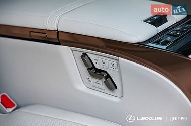 Мінівен Lexus LM 2025 в Дніпрі фото 44 Мінівен Lexus LM 2025 в Дніпрі
