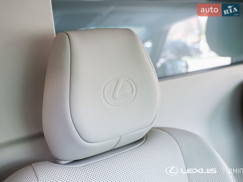 Мінівен Lexus LM 2025 в Дніпрі фото 41 Мінівен Lexus LM 2025 в Дніпрі