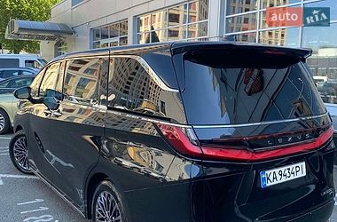 Минивэн Lexus LM 2025 в Киеве