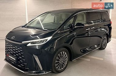 Мінівен Lexus LM 2025 в Києві