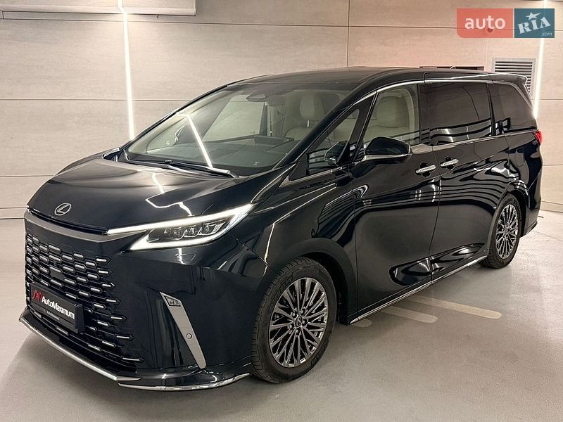 Мінівен Lexus LM 2025 в Києві