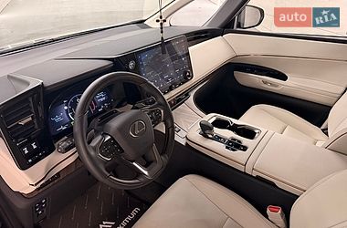 Мінівен Lexus LM 2025 в Києві
