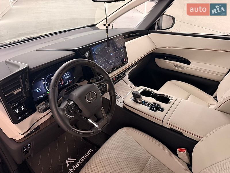 Мінівен Lexus LM 2025 в Києві