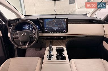 Мінівен Lexus LM 2025 в Києві