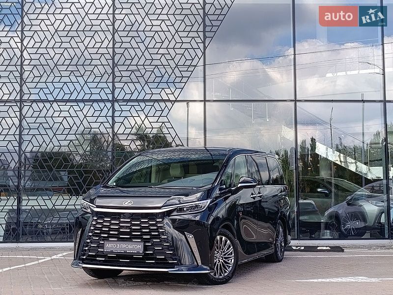 Lexus LM 2025