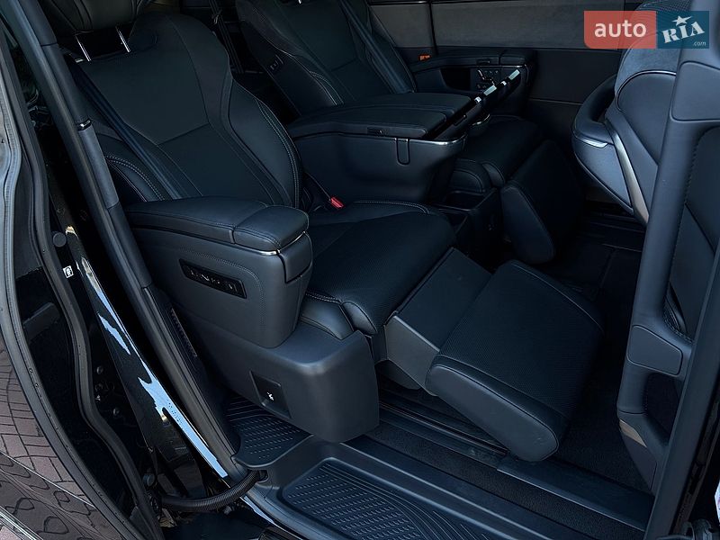 Мінівен Lexus LM 2025 в Києві фото 24 Мінівен Lexus LM 2025 в Києві