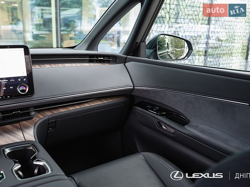 Минивэн Lexus LM 2025 в Днепре