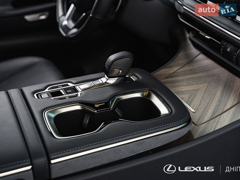 Минивэн Lexus LM 2025 в Днепре