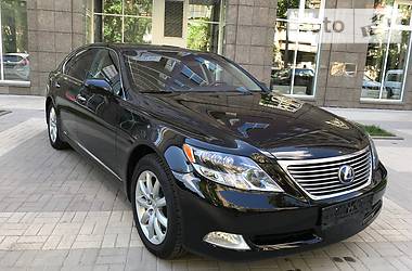 Седан Lexus LS 2008 в 