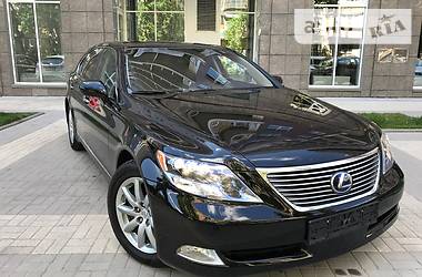 Седан Lexus LS 2008 в 