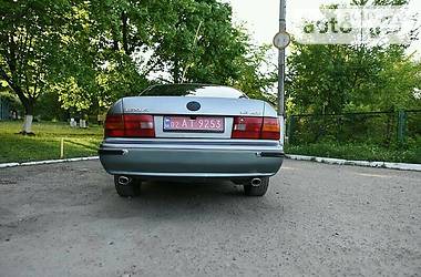 Седан Lexus LS 1995 в Черновцах