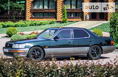 Седан Lexus LS 1994 в Днепре