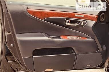 Седан Lexus LS 2008 в 