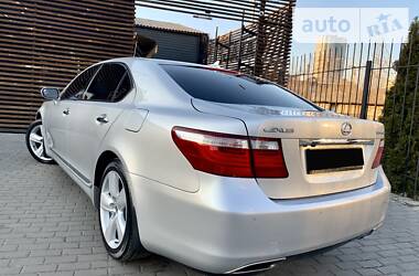 Седан Lexus LS 2008 в Киеве