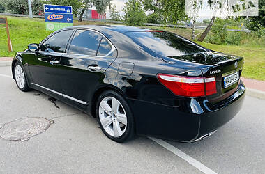 Седан Lexus LS 2008 в Киеве