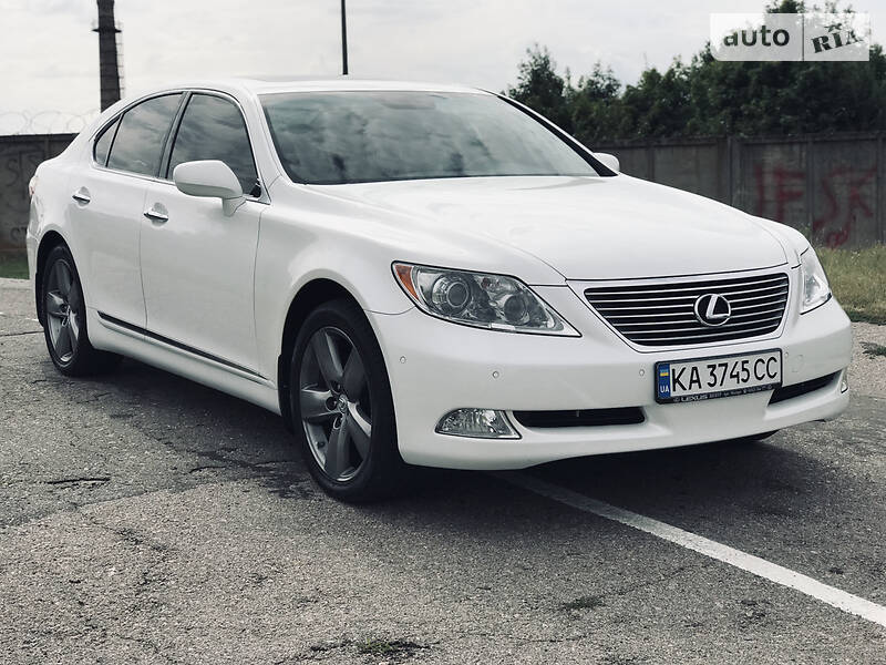 Седан Lexus LS 2008 в Сумах