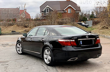 Седан Lexus LS 2008 в 