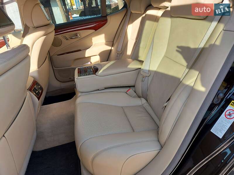 Седан Lexus LS 2008 в Ивано-Франковске