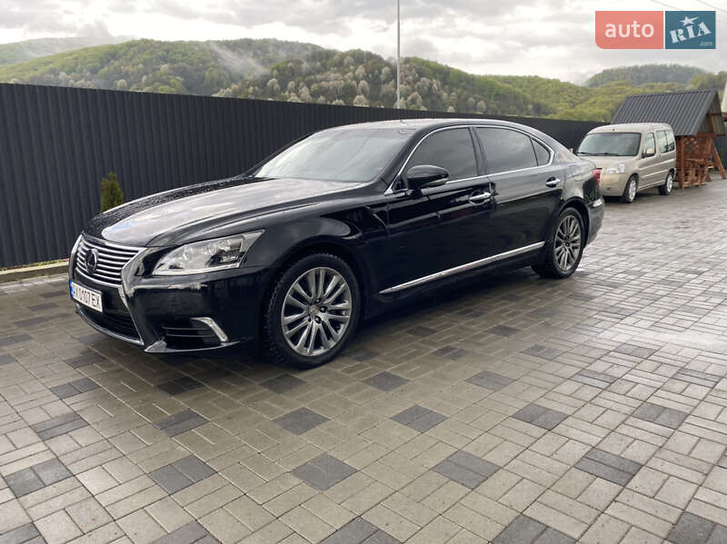Седан Lexus LS 2014 в Иршаве