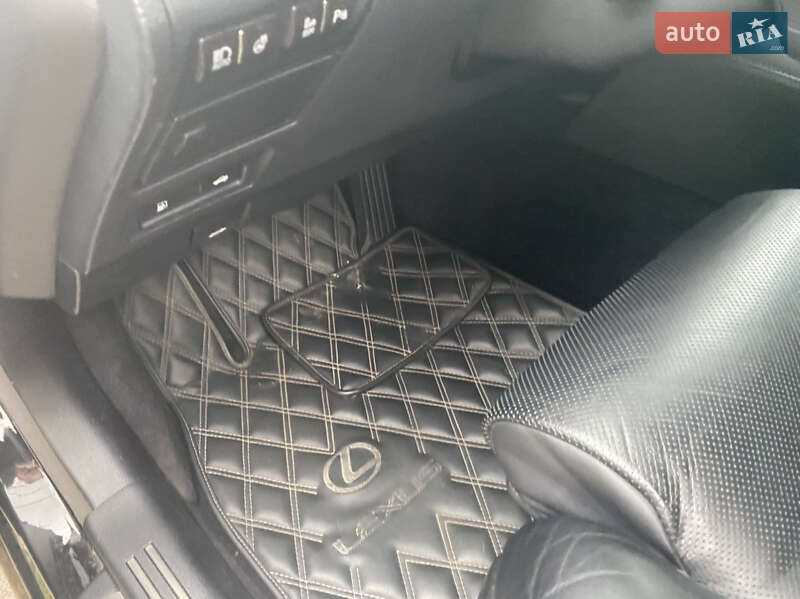 Седан Lexus LS 2014 в Иршаве