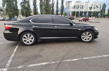 Седан Lexus LS 2008 в Сарнах