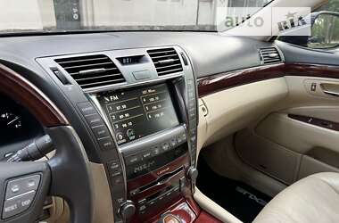 Седан Lexus LS 2007 в 