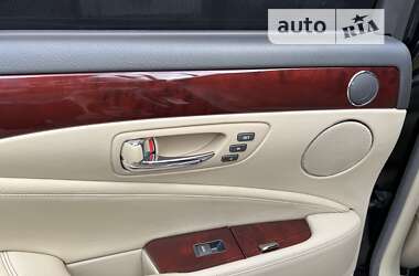 Седан Lexus LS 2007 в 